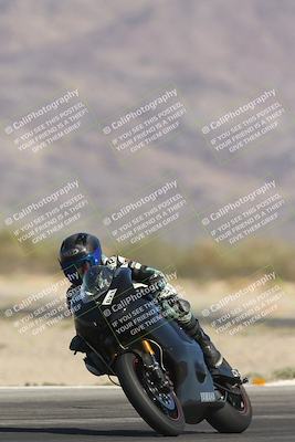 media/Oct-30-2025-Racers Edge (Thu) [[dabbdaf680]]/3-B Group/Session 2 (Turn 14)/